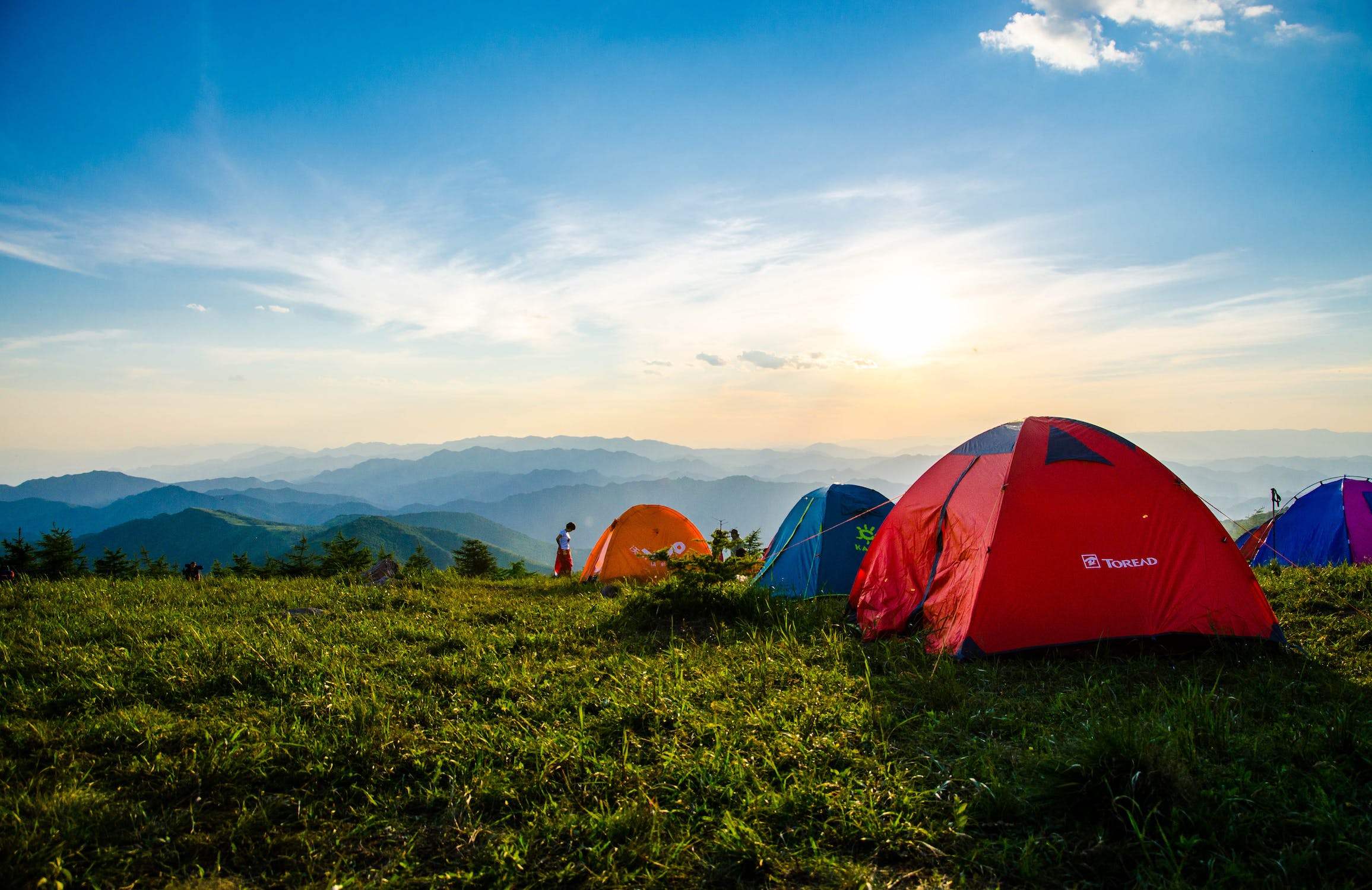 Camping Tent vs. Backpacking Tent: Unraveling the Distinctions